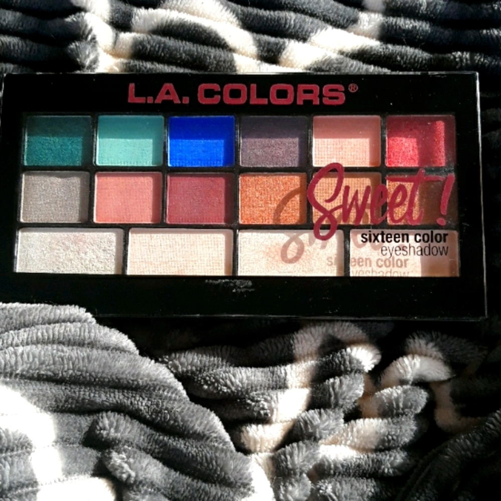 L.A. Colors Sweet Sixteen Eyeshadow Palette